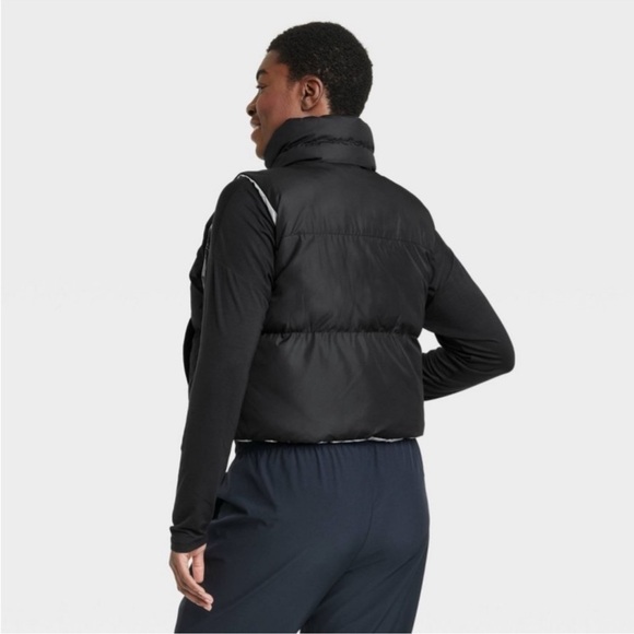 Nwt ALL IN MOTION PUFFER VEST REVERSIBLE - Picture 3 of 9